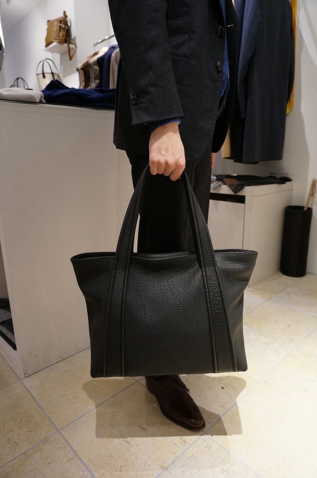 【極美品】MAURO GOVERNA シボ革 ブラック シルバー金具トートバッグ