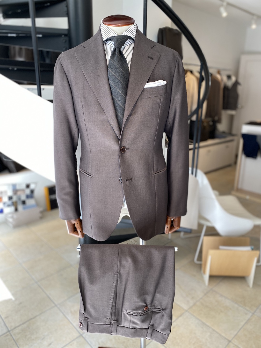 sartoria solito sharon別注 スーツ 48 アットリーニこちら青山のショップSHA